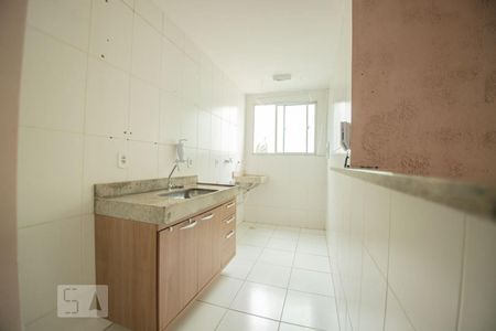 cozinha de apartamento para alugar com 2 quartos, 46m² em Loteamento Parque São Martinho, Campinas