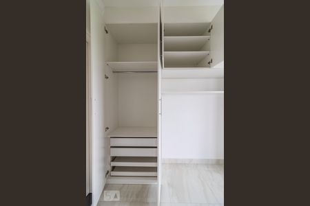 Apartamento à venda com 39m², 1 quarto e 1 vaga Apartamento à venda com 39m², 1 quarto e 1 vagaDetalhe do Quarto