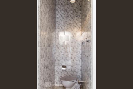 Apartamento à venda com 70m², 2 quartos e 1 vaga Apartamento à venda com 70m², 2 quartos e 1 vagaBanheiro de Serviço