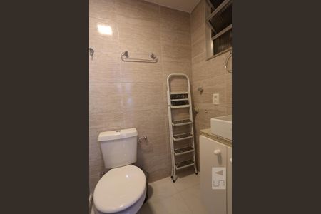Banheiro de kitnet/studio à venda com 1 quarto, 17m² em Copacabana, Rio de Janeiro