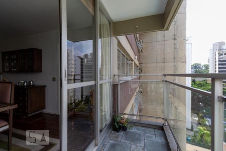 Apartamento à venda com 174m², 4 quartos e 3 vagasVaranda da sala de jantar