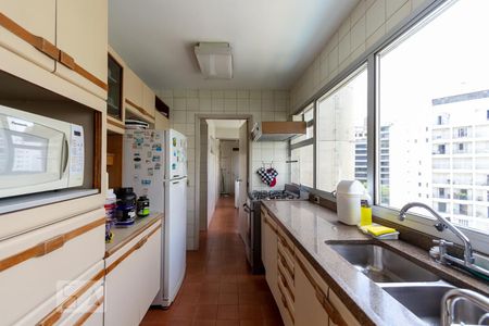 Apartamento à venda com 174m², 4 quartos e 3 vagasCozinha