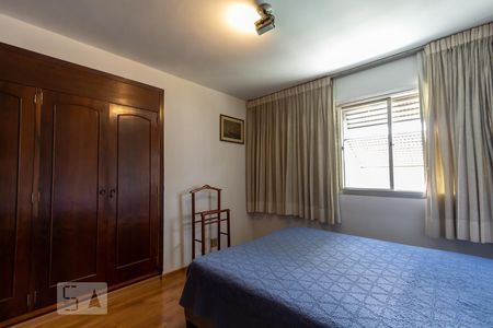 Apartamento à venda com 174m², 4 quartos e 3 vagasQuarto 2