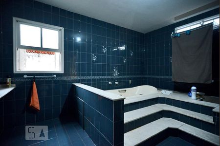 Casa à venda com 300m², 5 quartos e 3 vagasBanheiro da Suíte