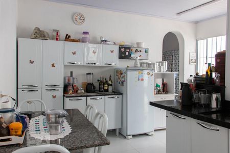 Casa à venda com 242m², 2 quartos e 2 vagasCozinha