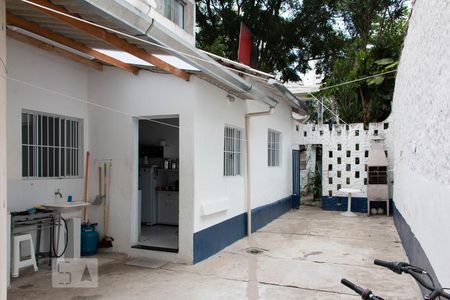 Casa à venda com 242m², 2 quartos e 2 vagasÁrea externa