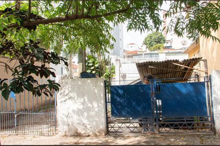 Casa à venda com 242m², 2 quartos e 2 vagasFachada