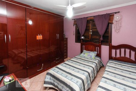 Casa à venda com 550m², 4 quartos e 5 vagasQuarto