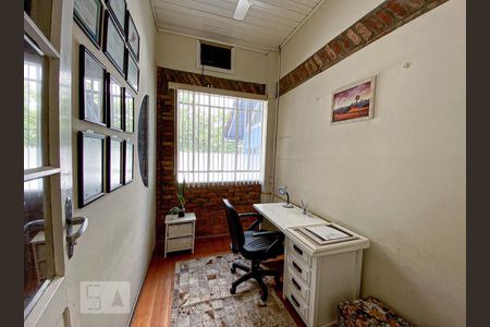 Casa à venda com 100m², 2 quartos e sem vagaEscritório