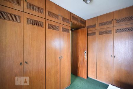Apartamento à venda com 147m², 4 quartos e 3 vagas Apartamento à venda com 147m², 4 quartos e 3 vagasArmário da Suíte