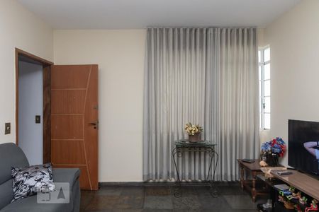 Sala de casa de condomínio para alugar com 3 quartos, 96m² em Adelaide, Belo Horizonte