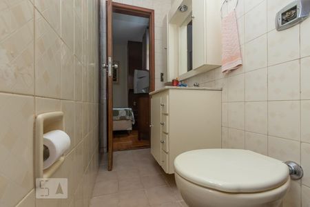 Banheiro da Suíte de casa de condomínio para alugar com 3 quartos, 96m² em Adelaide, Belo Horizonte