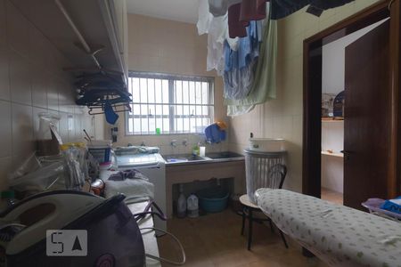 Casa à venda com 310m², 4 quartos e 5 vagas Casa à venda com 310m², 4 quartos e 5 vagasÁrea de Serviço