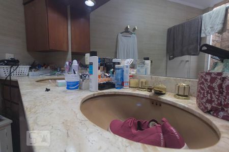 Casa à venda com 310m², 4 quartos e 5 vagas Casa à venda com 310m², 4 quartos e 5 vagasBanheiro - Quarto 4