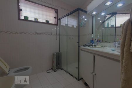 Casa à venda com 310m², 4 quartos e 5 vagas Casa à venda com 310m², 4 quartos e 5 vagasBanheiro - Quarto 1