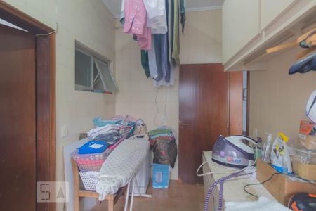 Casa à venda com 310m², 4 quartos e 5 vagas Casa à venda com 310m², 4 quartos e 5 vagasÁrea de Serviço