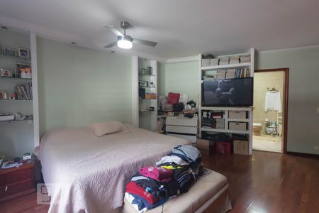 Casa à venda com 310m², 4 quartos e 5 vagas Casa à venda com 310m², 4 quartos e 5 vagasQuarto 4