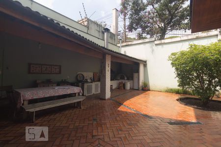Casa à venda com 310m², 4 quartos e 5 vagas Casa à venda com 310m², 4 quartos e 5 vagasQuintal