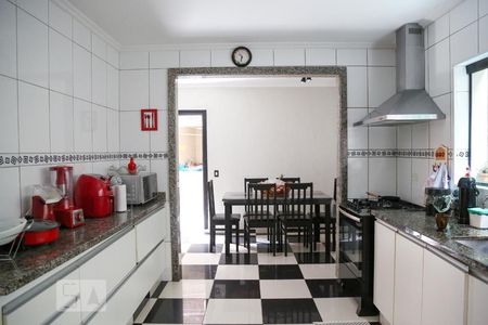 Casa à venda com 430m², 6 quartos e 4 vagas