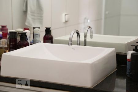 Casa à venda com 430m², 6 quartos e 4 vagas