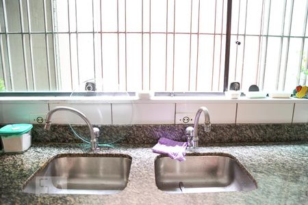 Casa à venda com 430m², 6 quartos e 4 vagas