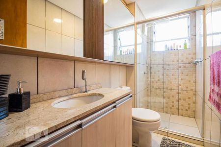 Banheiro de apartamento à venda com 1 quarto, 47m² em Menino Deus, Porto Alegre