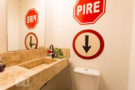 Casa à venda com 235m², 3 quartos e 1 vagaLavabo