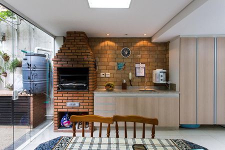 Casa à venda com 235m², 3 quartos e 1 vagaChurrasqueira