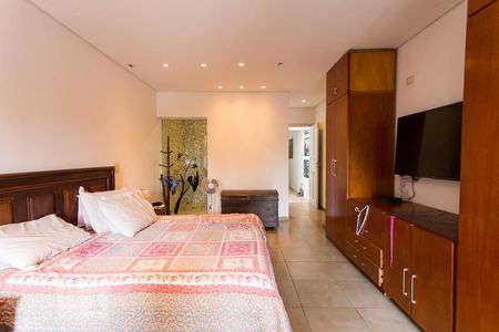 Casa à venda com 235m², 3 quartos e 1 vagaSuíte 1