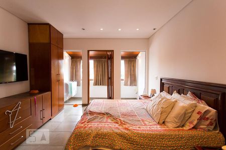 Casa à venda com 235m², 3 quartos e 1 vagaSuíte 1