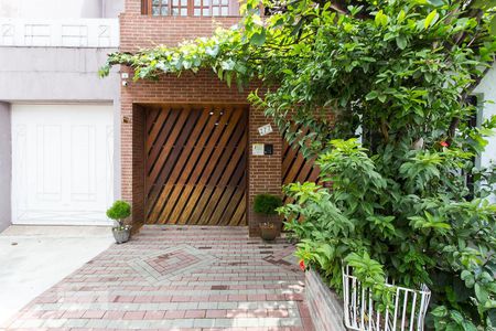 Casa à venda com 235m², 3 quartos e 1 vagaFachada