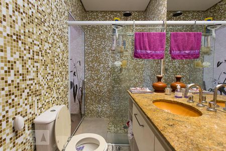 Casa à venda com 235m², 3 quartos e 1 vagaBanheiro da Suíte 1