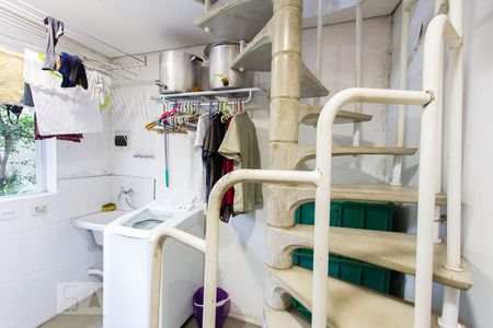 Casa à venda com 235m², 3 quartos e 1 vagaÁrea de Serviço