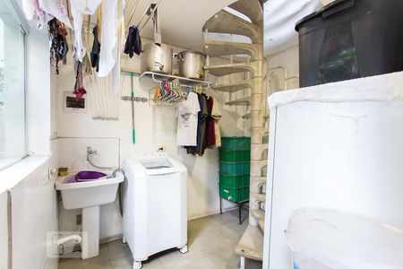 Casa à venda com 235m², 3 quartos e 1 vagaÁrea de Serviço