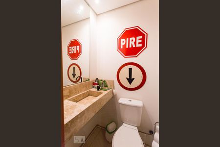 Casa à venda com 235m², 3 quartos e 1 vagaLavabo