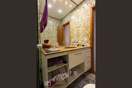 Casa à venda com 235m², 3 quartos e 1 vagaBanheiro da Suíte 1