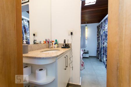 Casa à venda com 235m², 3 quartos e 1 vagaBanheiro da Suíte 3