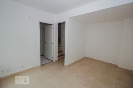 Sala de casa de condomínio para alugar com 2 quartos, 80m² em Riachuelo, Rio de Janeiro