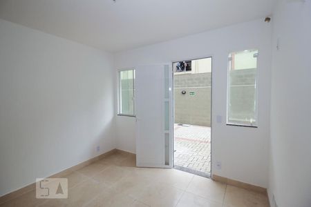Sala de casa de condomínio para alugar com 2 quartos, 80m² em Riachuelo, Rio de Janeiro