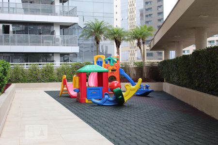 Apartamento à venda com 75m², 2 quartos e 2 vagasÁrea Comum - Playground