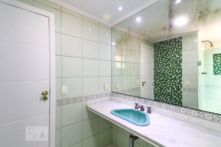 Apartamento à venda com 212m², 4 quartos e 2 vagasBanheiro da Suíte 3