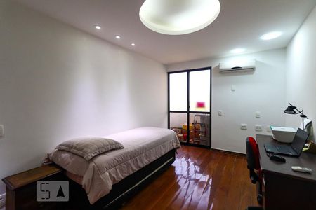 Apartamento à venda com 212m², 4 quartos e 2 vagasSuíte 3