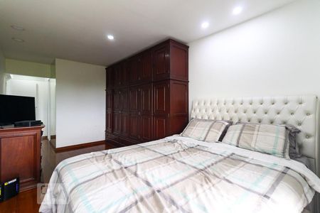 Apartamento à venda com 212m², 4 quartos e 2 vagasSuíte 4