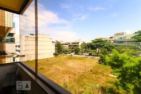 Apartamento à venda com 212m², 4 quartos e 2 vagasVista da Suíte 2