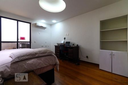 Apartamento à venda com 212m², 4 quartos e 2 vagasSuíte 3