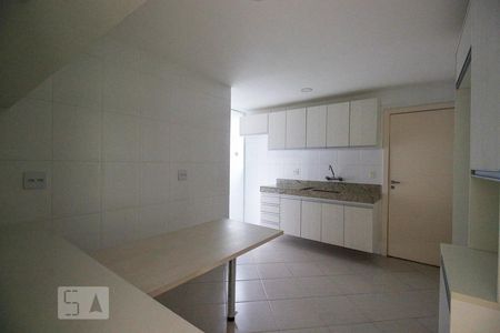 Apartamento para alugar com 320m², 3 quartos e 2 vagas Apartamento para alugar com 320m², 3 quartos e 2 vagasCozinha