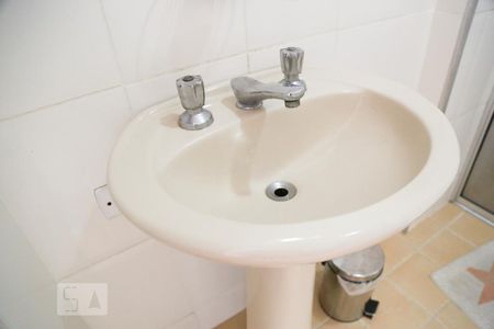 Apartamento à venda com 85m², 3 quartos e 2 vagas Apartamento à venda com 85m², 3 quartos e 2 vagasBanheiro 2