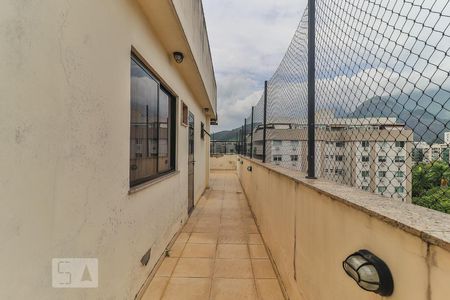 Apartamento à venda com 175m², 3 quartos e 3 vagas Apartamento à venda com 175m², 3 quartos e 3 vagasÁrea Externa