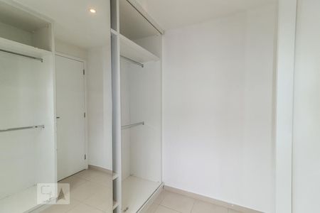 Apartamento à venda com 175m², 3 quartos e 3 vagas Apartamento à venda com 175m², 3 quartos e 3 vagasCloset do Quarto 2 - Suíte
