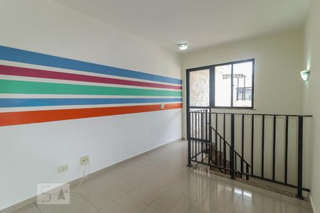 Apartamento à venda com 175m², 3 quartos e 3 vagas Apartamento à venda com 175m², 3 quartos e 3 vagasHall da Cobertura